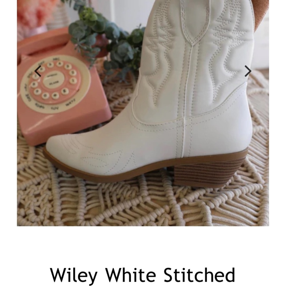 White Sticked Western Ankle Boots Size 8 - Picture 3 of 15